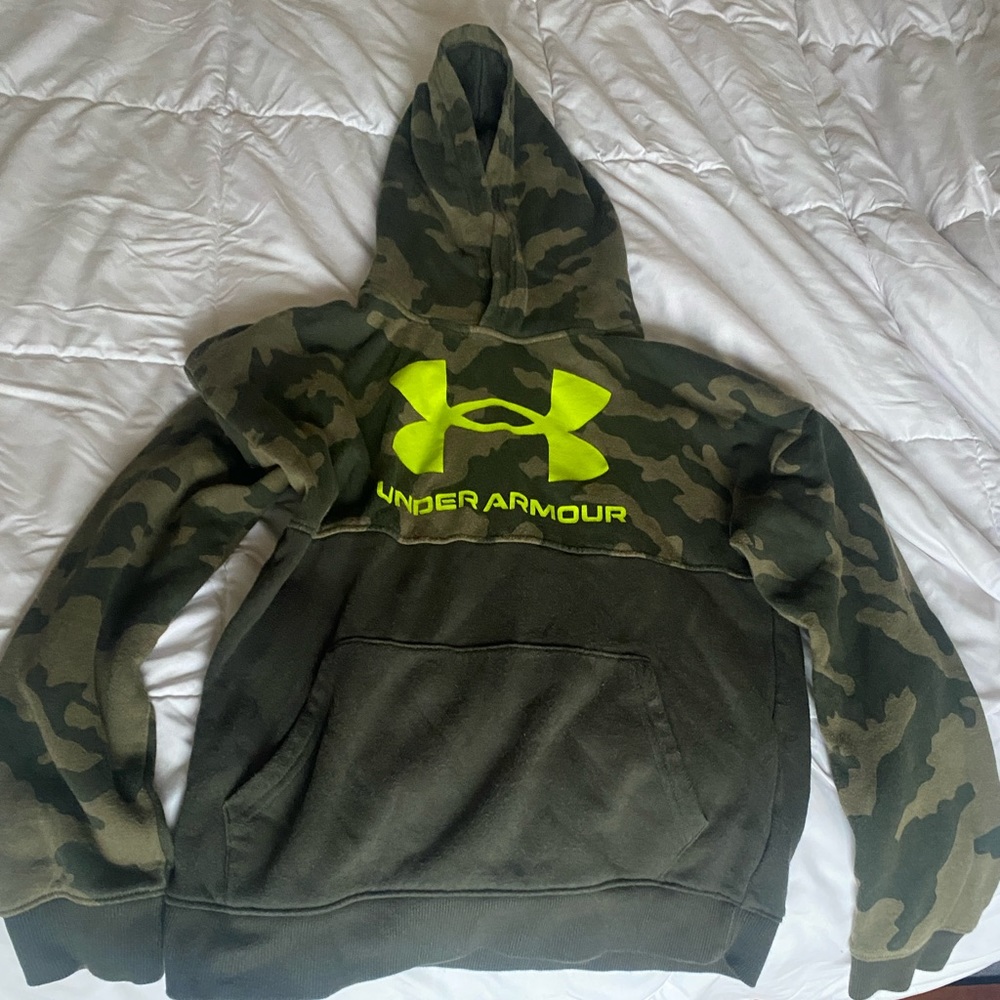 Under Armour Green Camouflage Hoodie With Lime Green Logo Youth Large